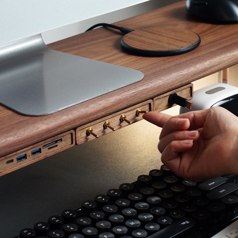 وحدة طاقة USB بتحكم مستقل بأرب - مراجعة Monitor Stand وسعره